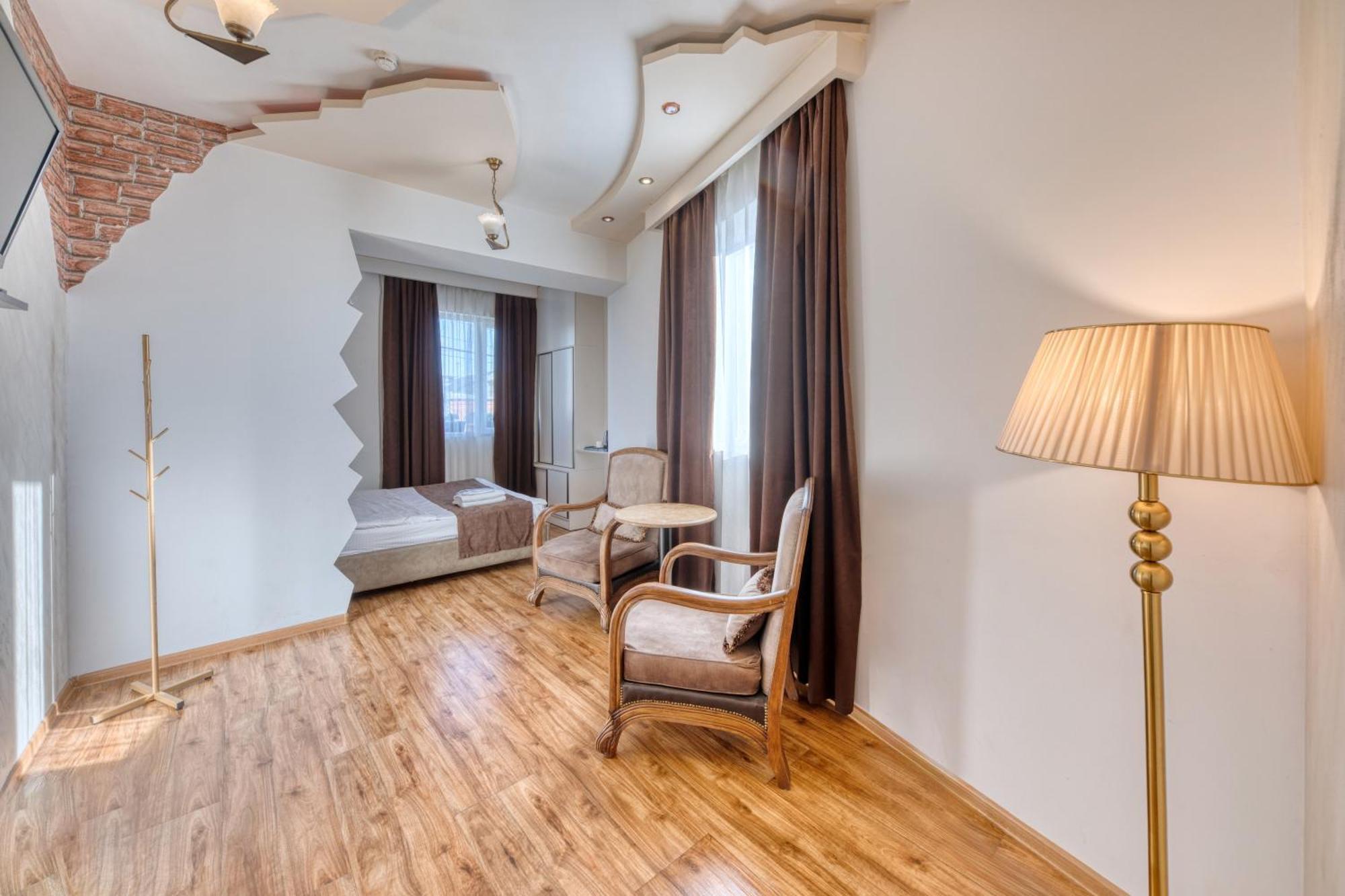 Aleppo Hotel Jerevan Eksteriør billede