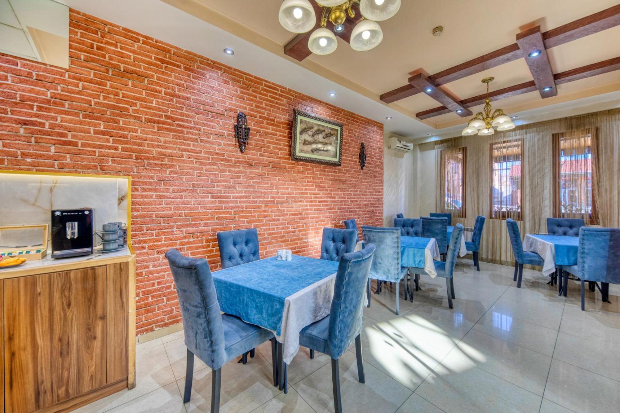 Aleppo Hotel Jerevan Eksteriør billede